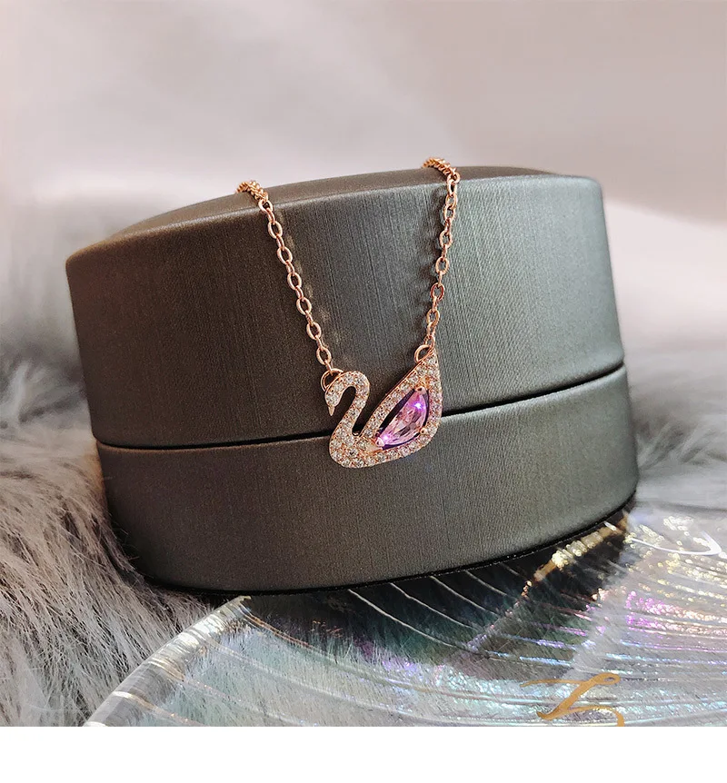

New pink swan necklace female short section copper material rose gold clavicle chain crystal pendant simple accessories
