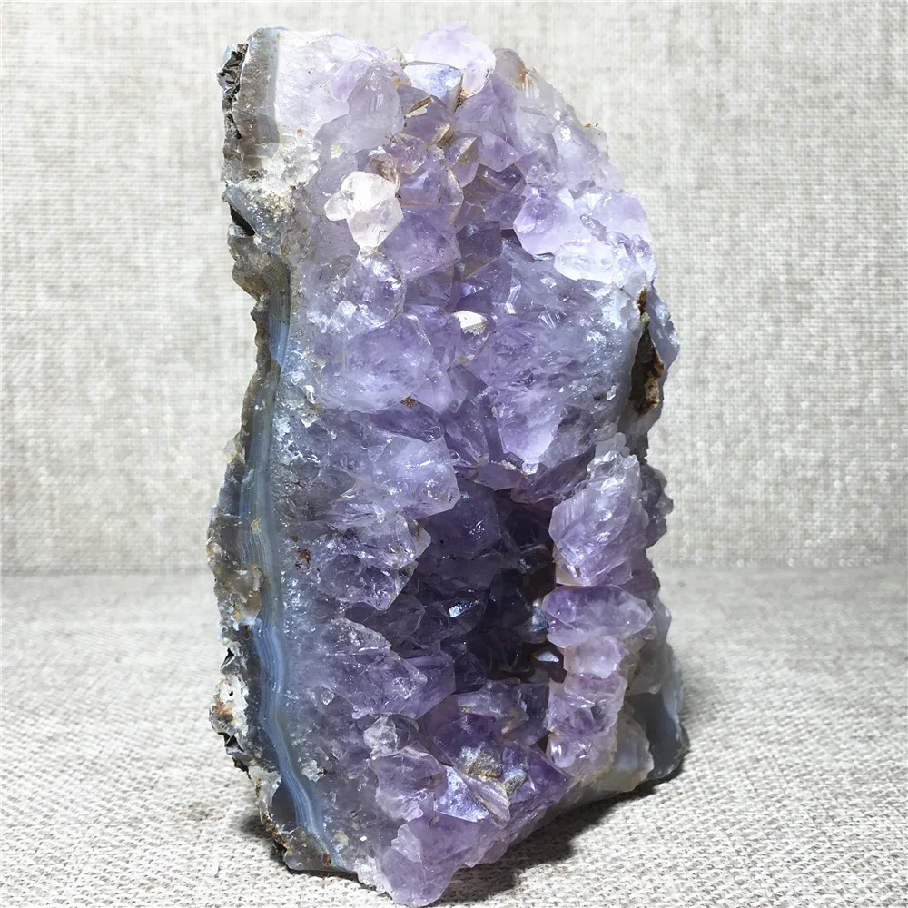 natural Agate geode quartz crystal specimen Home furnishing decoration stone and crystal Reiki healing amethyst natural Agate geode quartz crystal specimen Home furnishing decoration stone and crystal Reiki healing amethyst