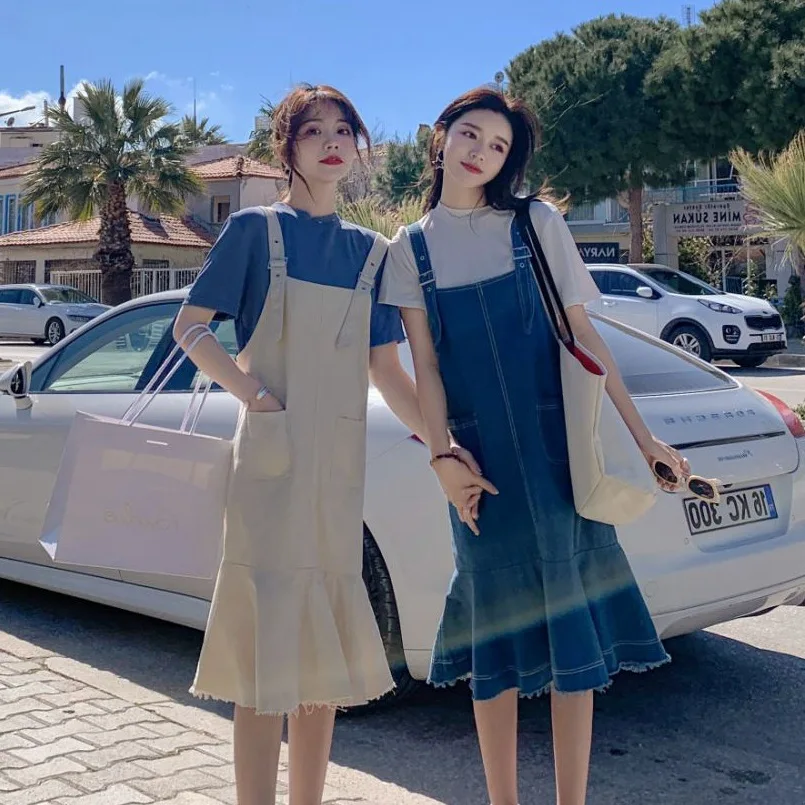 

Photo Shoot INS College Style by Age Beige White Laziness BF Suspender Strap Fishtail Dress Short Sleeve T-shirt Best Friend Two