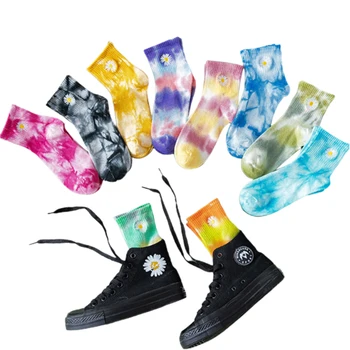 

1 Pair Unisex Tie-Dye Crew Socks Adults Daisy Embroidery Ribbed Mid-calf Socks Colorful Printed Couples Stocking One Size