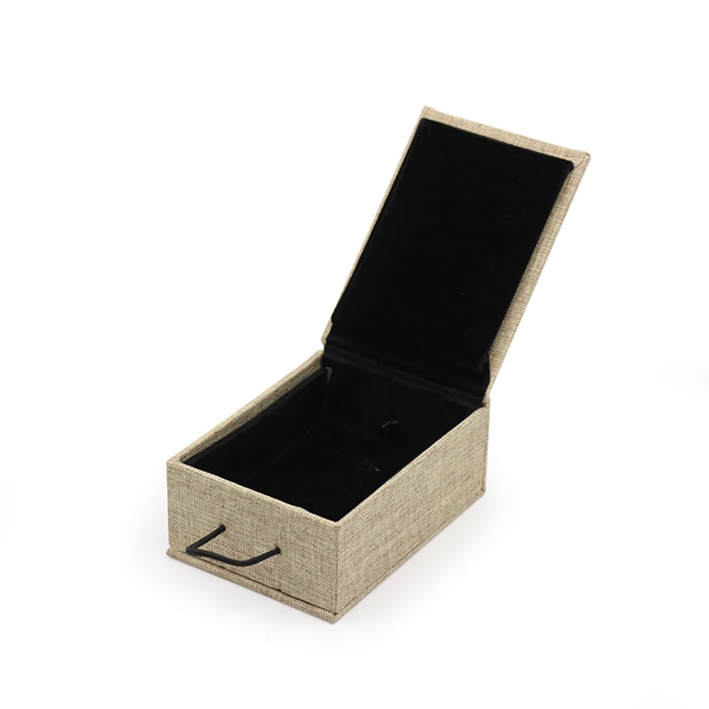 

Vintage Wooden Buckle Imported Dimensional Colored Paper Right-angle Jewelry Box For Ring Pendant Bracelet Long Chain Packaging