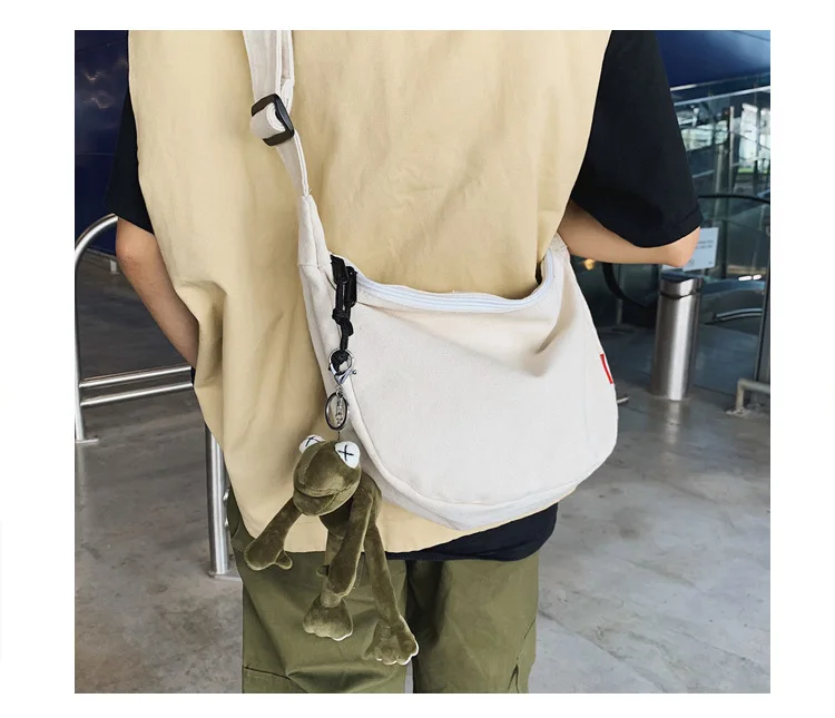 Harajuku Simple Canvas Dumpling Bag Ann ke ni Korean-style New Style Frog Pendant Shoulder Square Sling Bag