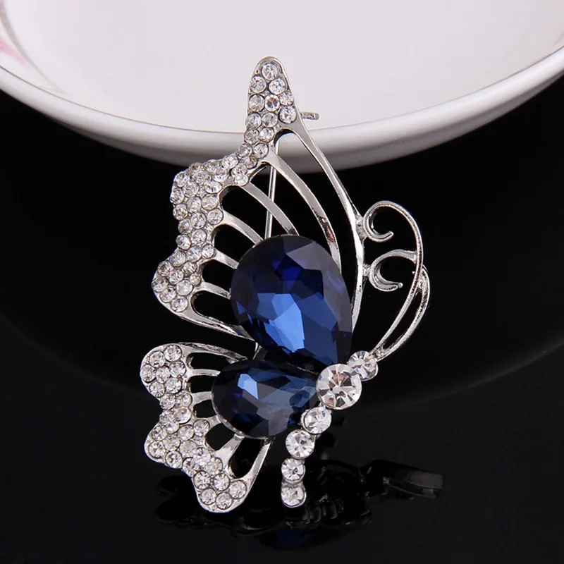 

Cute Sliver Color Animal Blue Crystal Diamante Butterfly Brooches Pins For Women Weddings Banquet DIY Jewelry AG068