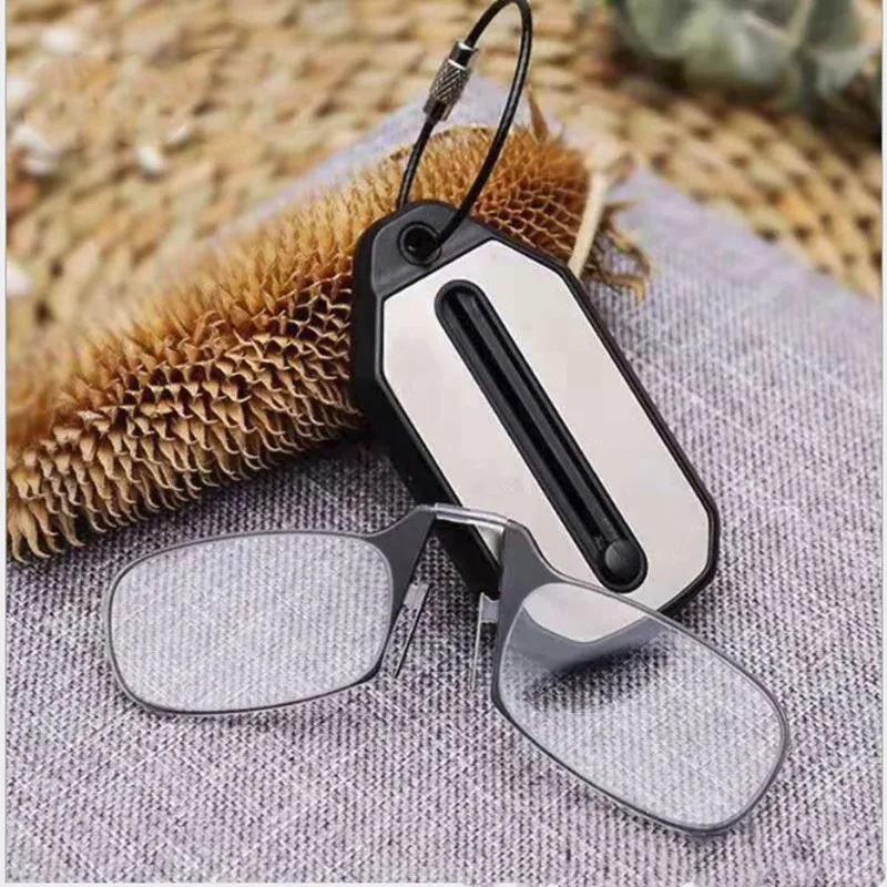 

2020 explosion models reading glasses ultra light portable key ring nose clip reading glasses men and women reading glasses TR90