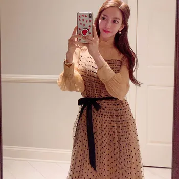 

VICONE Summer wear temperament with pleated wave point full-skirted dress is pure and fresh and women Dresses