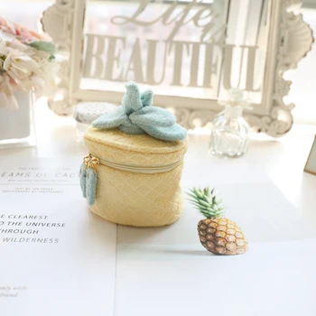 

DORANMI Barrel-shape Pineapple Makeup Bags For Women Soft Fur Cosmetic Bag 2020 New Zipper Closure Makeup Bags Female Bag BG655