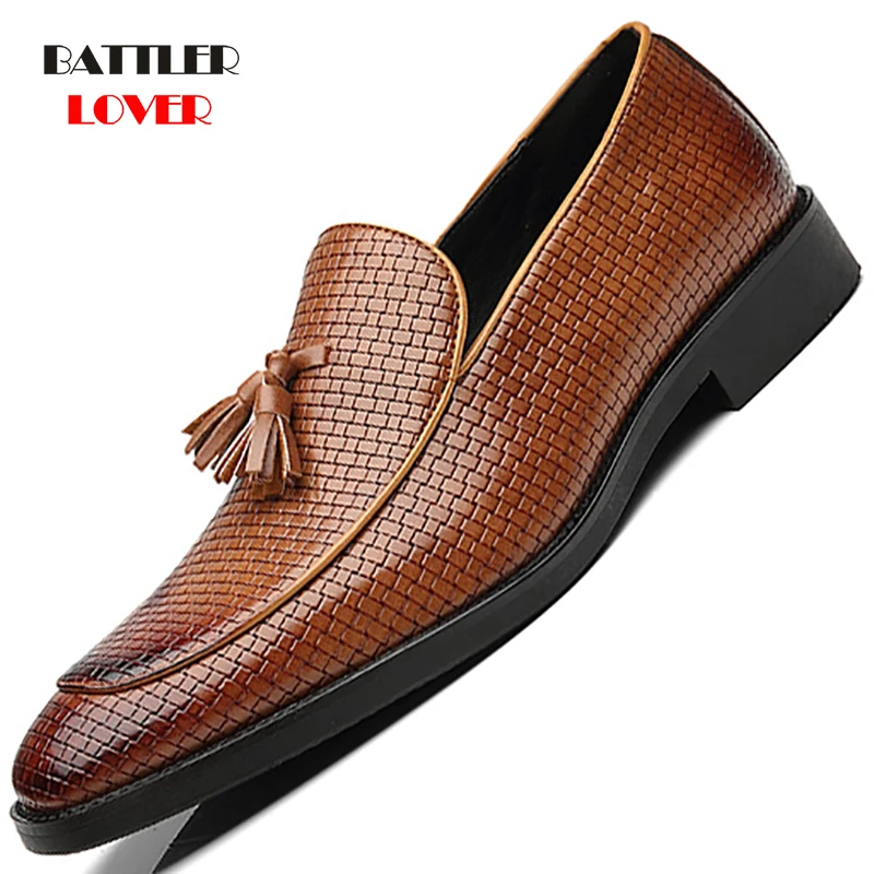 Summer Outdoor light soft Leather Men Shoes Loafers Slip On Comfortable Moccasins Flats Men Casual Boat Driving shoes size 37-48