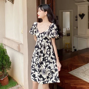 

Resurrection of restoring ancient ways with black and white printing new female summer dress sexy hubble-bubble sleeve v-neck dr