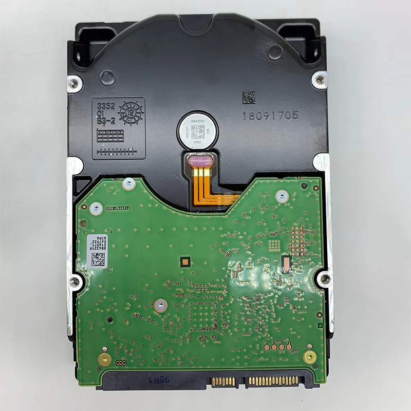 Western Digital 10 ТБ Ultrastar DC HC320 SATA HDD-7200 RPM класс SATA 6 ГБ/сек. 256MB cache 3," WUS721010ALE6L4