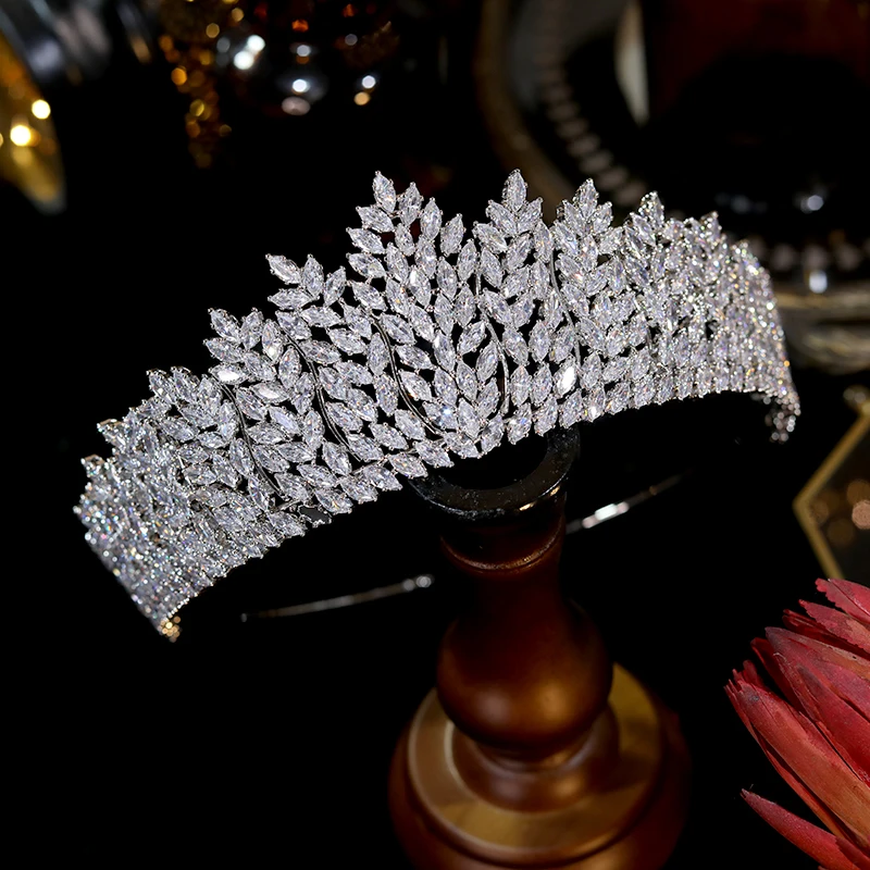 New CZ Tiara Crystal Headband Bridal Crown Elegant Atmosphere Ladies Headwear Party Crown Wedding Hair Accessories A01130