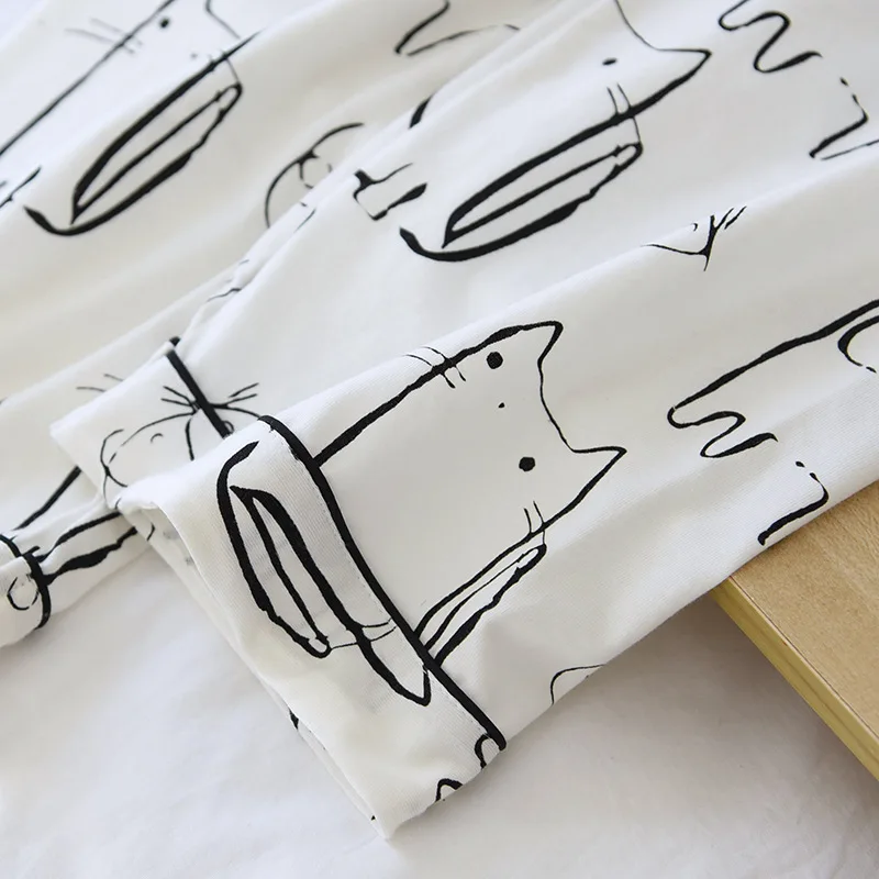 Sleep soundly and do it in style, do it rocking these White Cotton Pajamas Set lolithecat.com