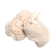 1 пара зимних перчаток для новорожденных, Нескользящие перчатки с мультяшным принтом, мягкие хлопчатобумажные перчатки с регулируемой шнуровкой