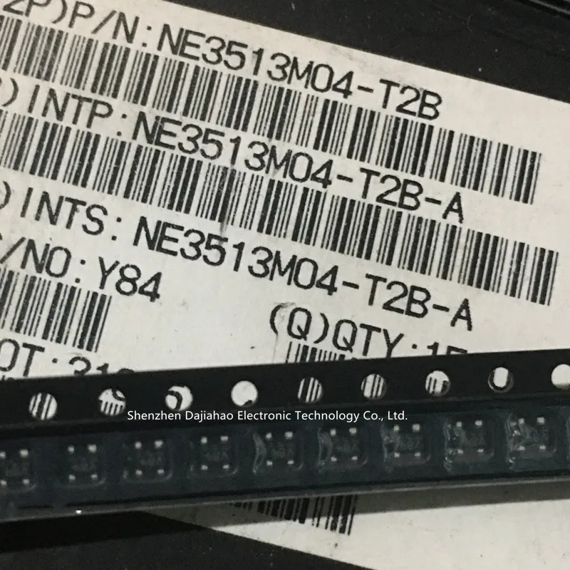 

10pcs NE3513M04-T2B NE3513M04-T2B -A NE3513 Screen printing y84 FET RF 4V 12GHZ M04 4SMD