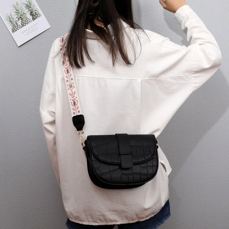 Korean-style INS Hobos Non-mainstream Versatile Students Shoulder Bag Women's Embossing Online Celebrity Bag
Korean-style INS Hobos Non-mainstream Versatile Students Shoulder Bag Women's Embossing Online Celebrity Bag