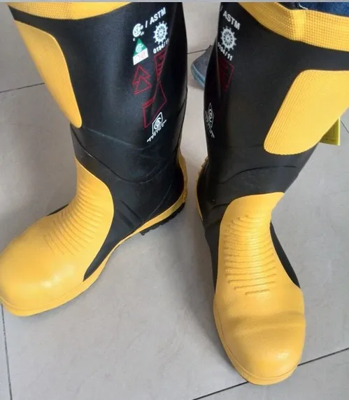 

Hardwick Boots harvik 9687 fang hua xue Anti-smashing And Anti-penetration