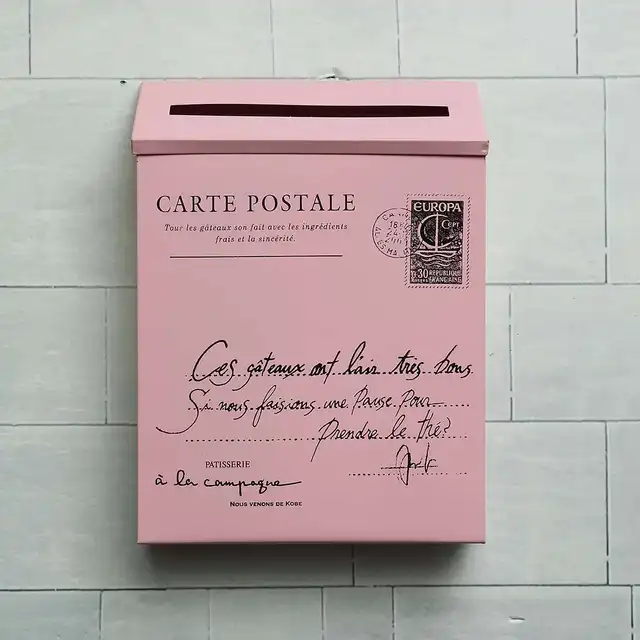 Vintage Metal Mail Box Tin Levél Újság Postafiók Otthoni Dekorációja Vízálló Postaszabdó Zár Doboz Kert Vagy 8 Színek - Image 4