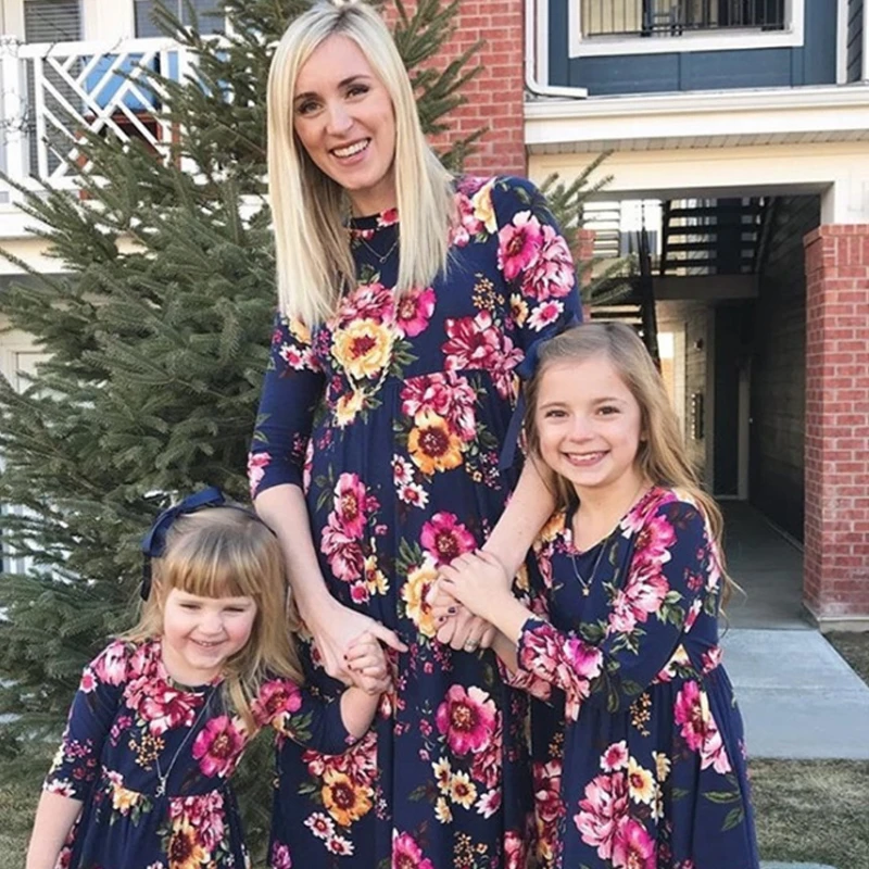 Fashion Dresses For Mother And Daughter Long Family Look Floral Girls Dress Family Matching Patchwork Mommy Me Clothes Outfits