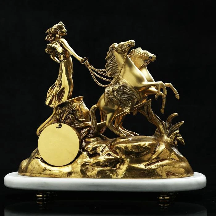 солнечные часы в риме. часы настенные в третьем риме, фрязино. Pinocchio souvenir rome. часы римлян. каминные часы мрамор и бронзовые лошади германия.