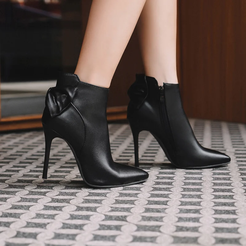 Женские ботильоны на высоком каблуке черные белые красные с бантиком большие