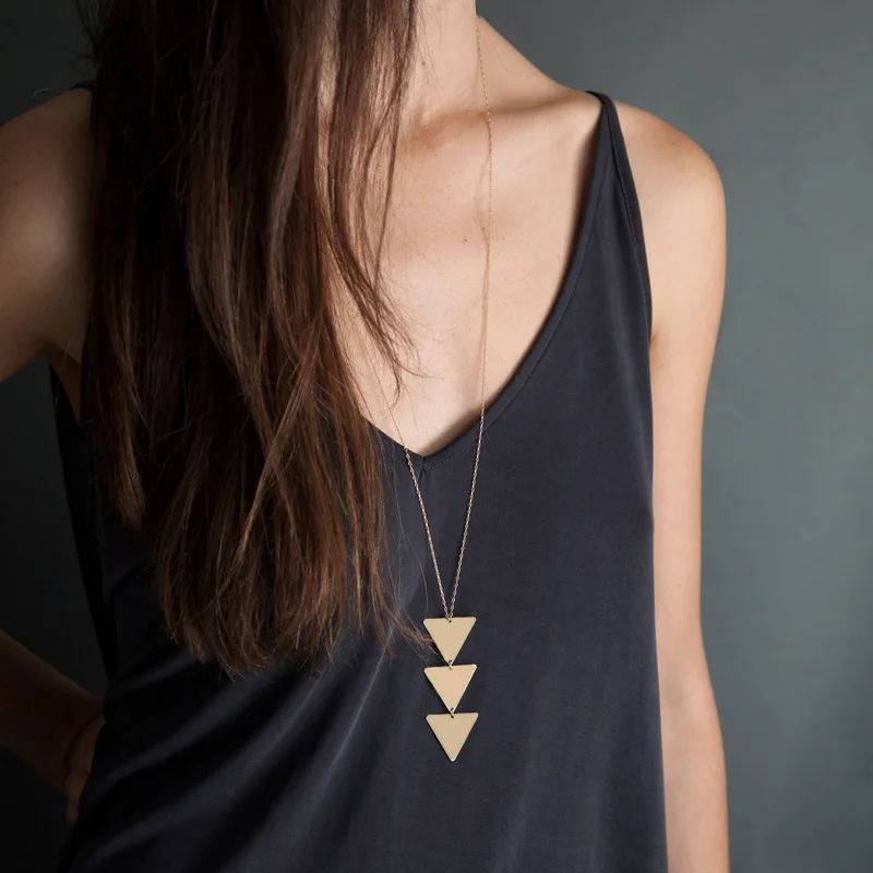 

CS2080 Euro-American Trend Metal Smooth Multilayer Triangular Necklace