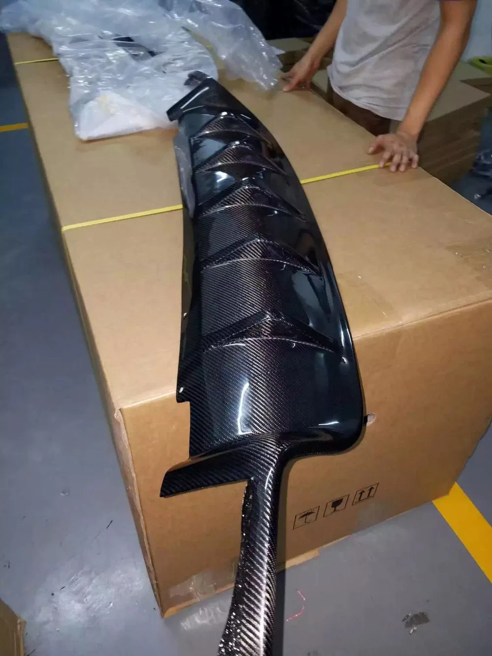 22-100% Real carbon fiber，Free Shipping Carbon Fiber Front and Rear Car Bumper Guard for Porsche Cayenne 2015-2017