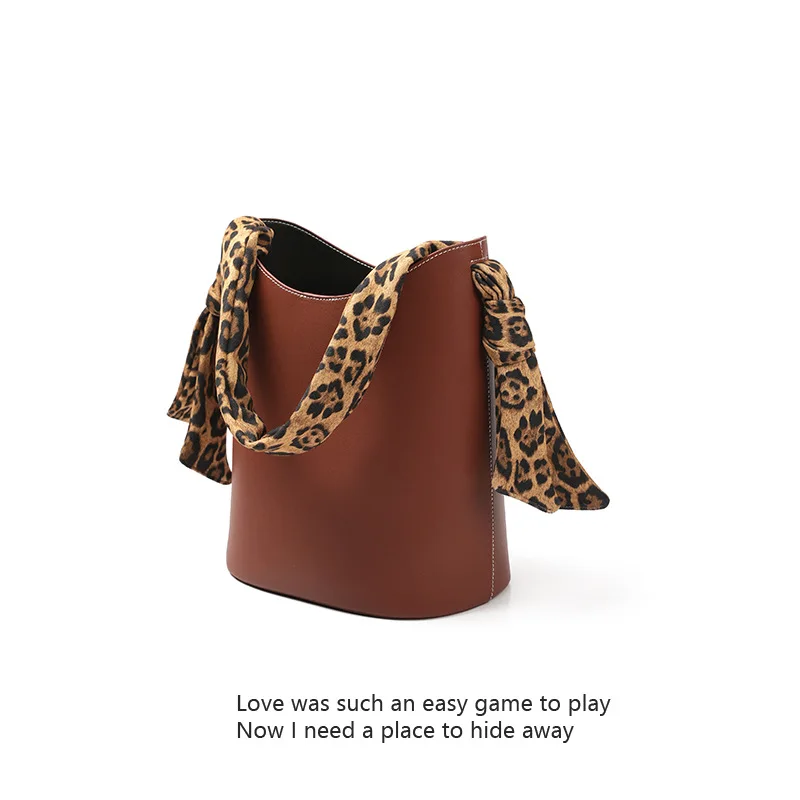 

2020 new leopard print shoulder strap large capacity soft leather bucket bag female shoulder underarm bag tote bag
