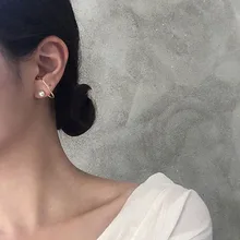 Корейский стиль минималистичные серебряные золотые витые линии двухсторонняя E Форма жемчужные серьги-гвоздики для женщин Девушка Модные ювелирные изделия