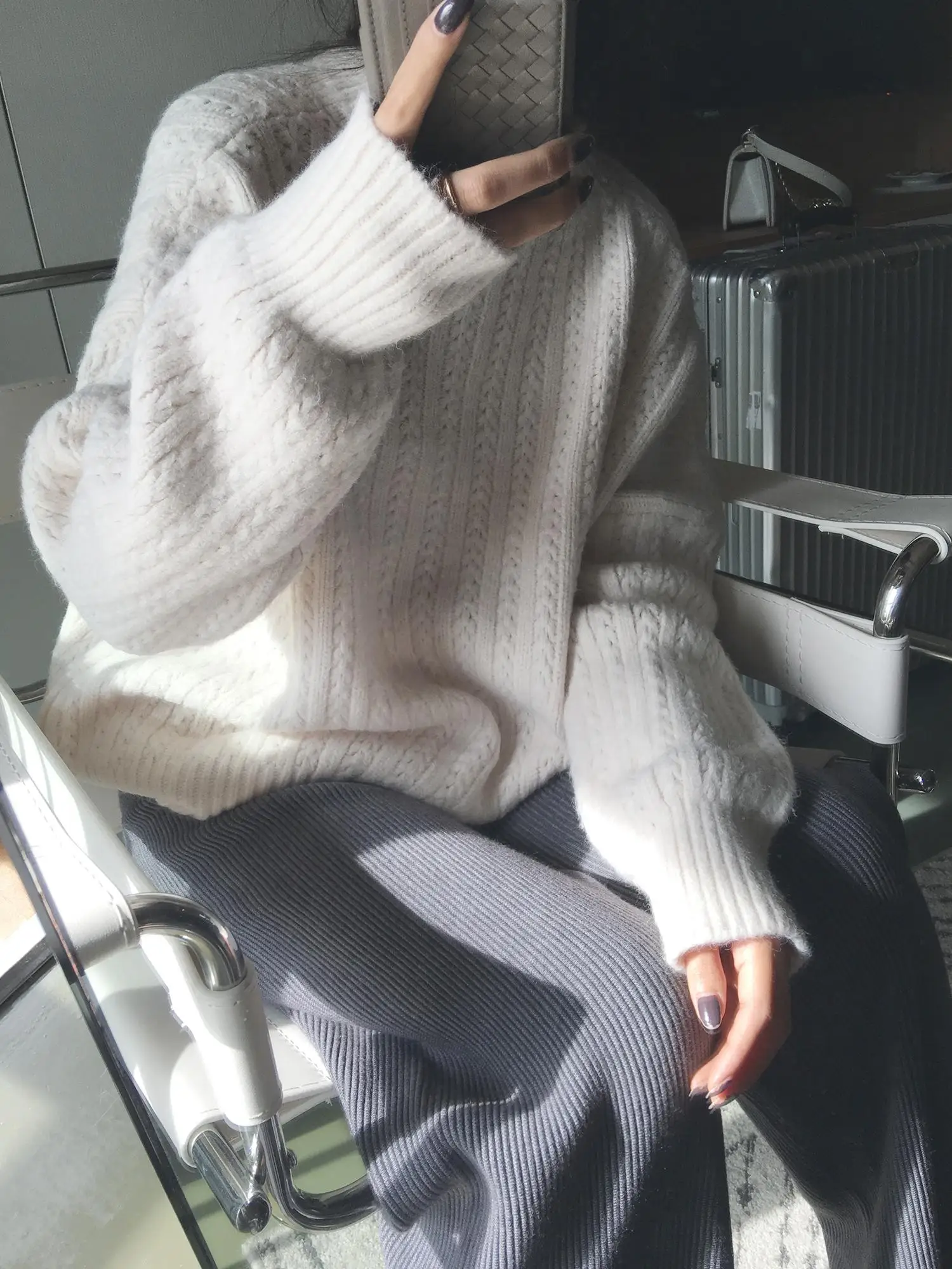 

Vintage Soft Warm Twisted Pullover Sweater for Women O-neck Full Sleeve Loose Female Knitted Sweater Tops JK277