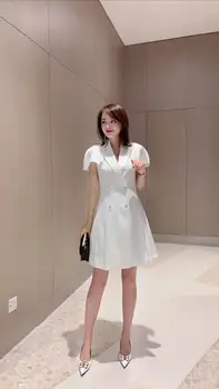 

Early autumn of 2020 the new cloak type double-breasted v-neck dress leisure suit