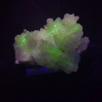 

155.2gElement samples of natural Zincite, crystal and fluorite