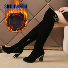 Г., новые женские сапоги до колена модные замшевые сапоги с металлическим украшением зимняя обувь на молнии на не сужающемся книзу массивном каблуке с металлическим украшением, g600