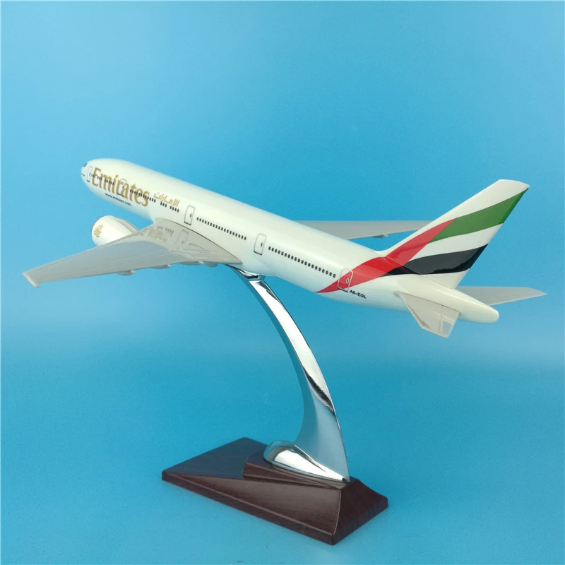 32 см Boeing B777 авиакомпания Emirates дыхательные пути игрушечные модели самолетов литья под давлением пластиковая строгальные подарки для детей коллекции