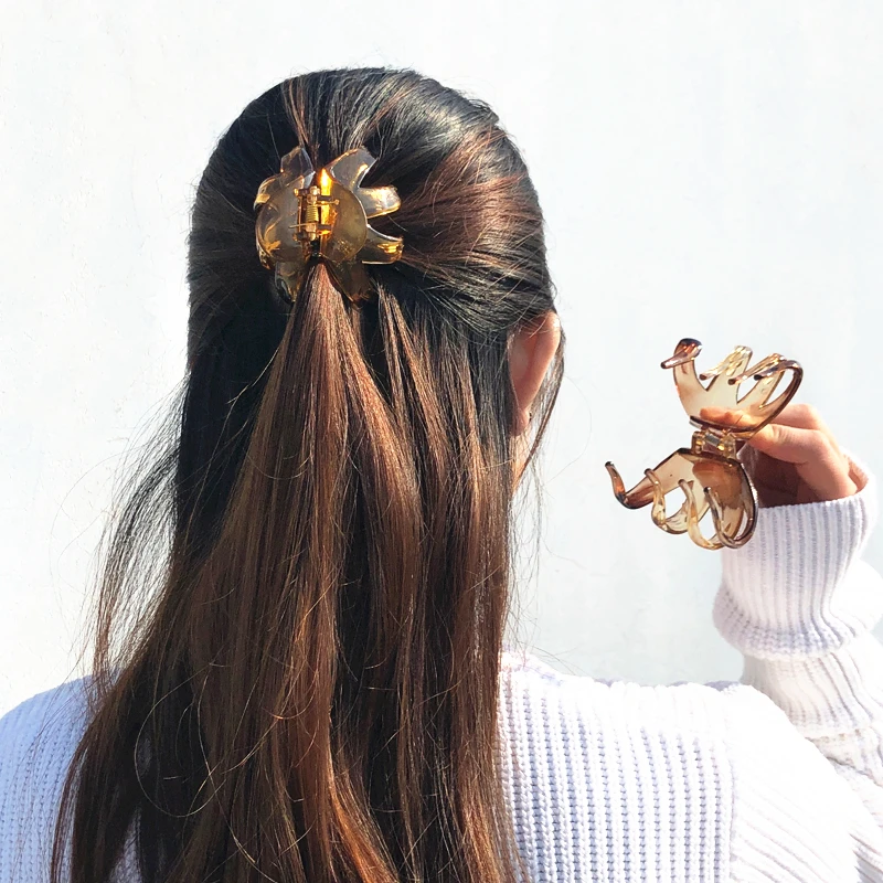 

1PC Women Octopus Claw Hair Clip Hairpin Accessory For Women Lady Hair Styling Curved Design Heart Shape Handle Barrette Crab