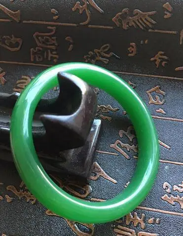

Free Shipping 60mm Chinese Certified Grade A Natural Xiu Green Gems Bracelet jade