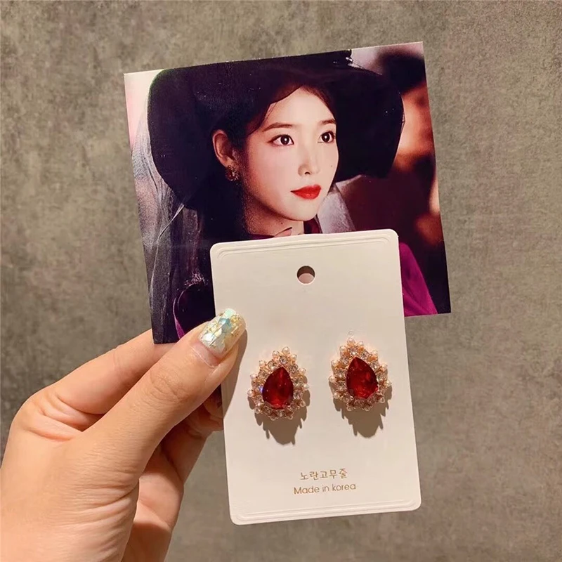 

New Hot Popular Korean TV Red Crystal Water Drop Shape Earrings Rhinestone Small Simulated Pearl Eardrop For Women Brincos