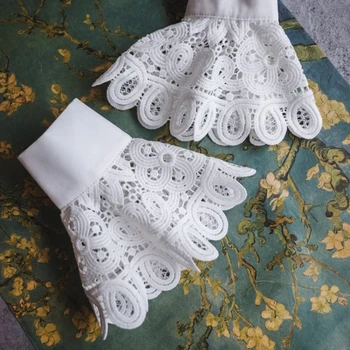 

1Pair Vintage Detachable Flare Sleeve Hollow Out Embroidery Floral Lace Fake Cuffs Sweater Decorative