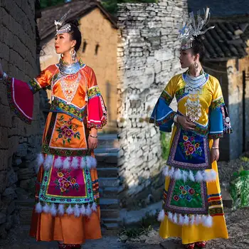 

New Miao Guangxi Zhuang Autonomous Region and Dong costumes female stage 56 minority photography performance costumes