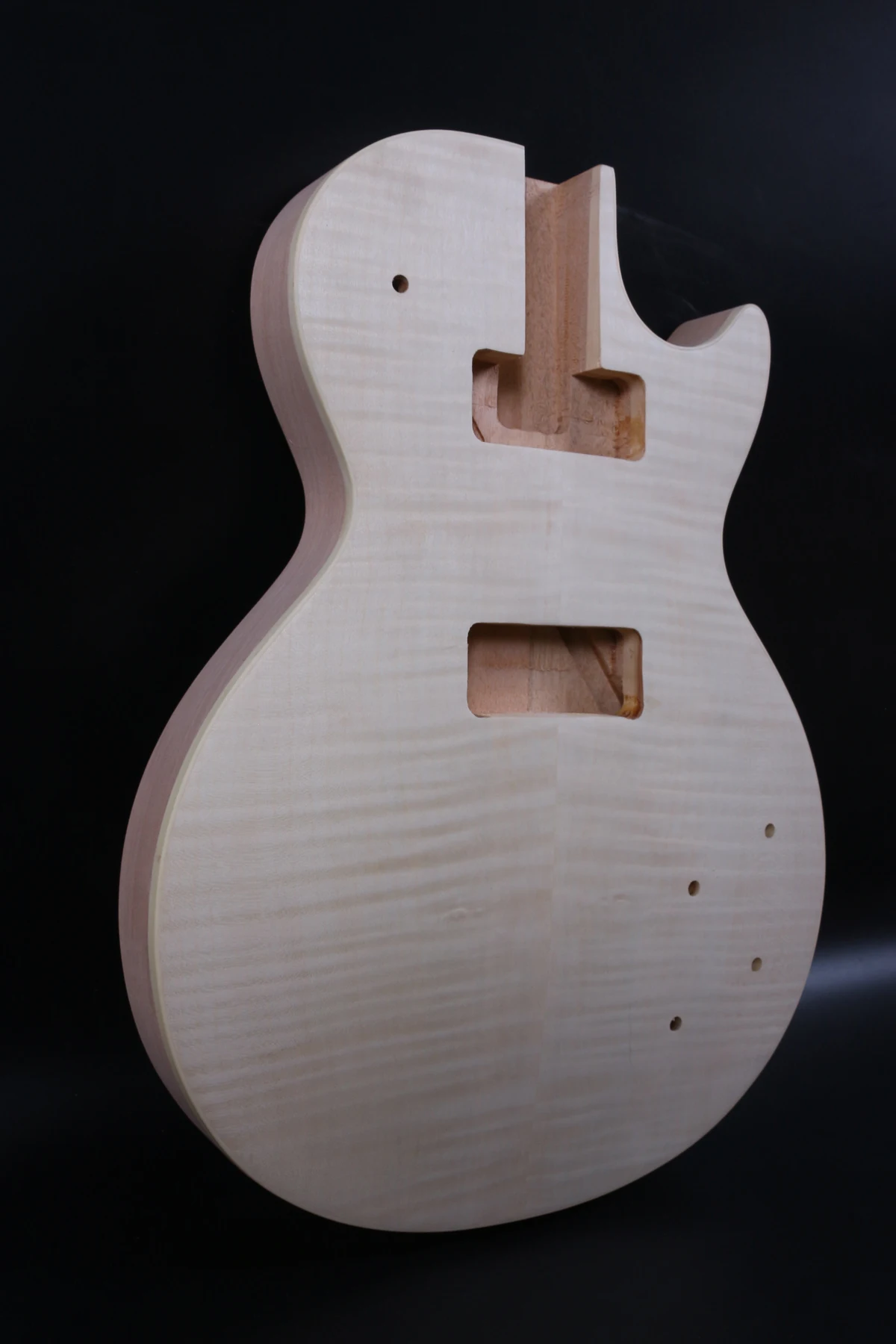 

Одна НЕОБРАБОТАННАЯ электрическая гитара с правой рукой, корпус гнезда P90 из красного дерева и клена, высокое качество