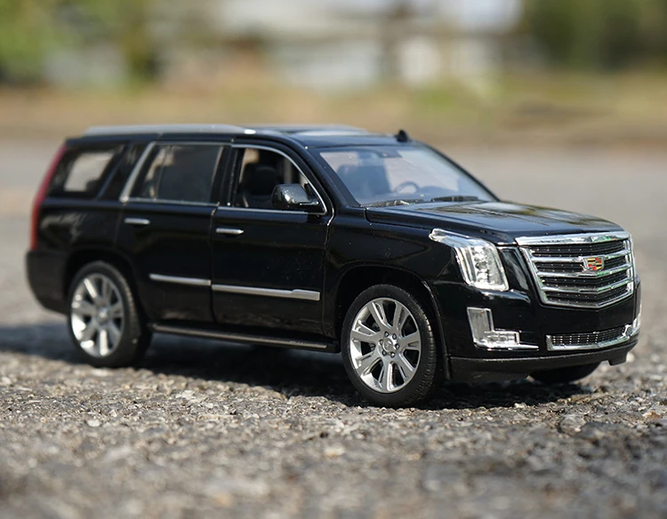1:24 Cadillacs Escalade 2017 SUV Alloy Car Model Diecast Toy Vehicle High  Simitation Cars Toys For Children Kids Gifts