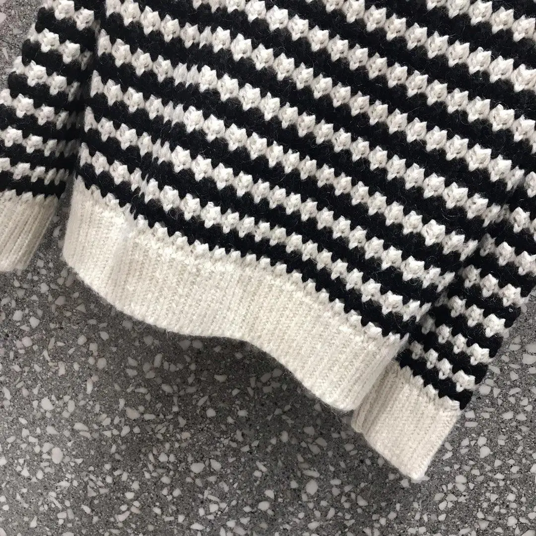 new ladies fashion long-sleeved sexy thick-knit sweater 0807