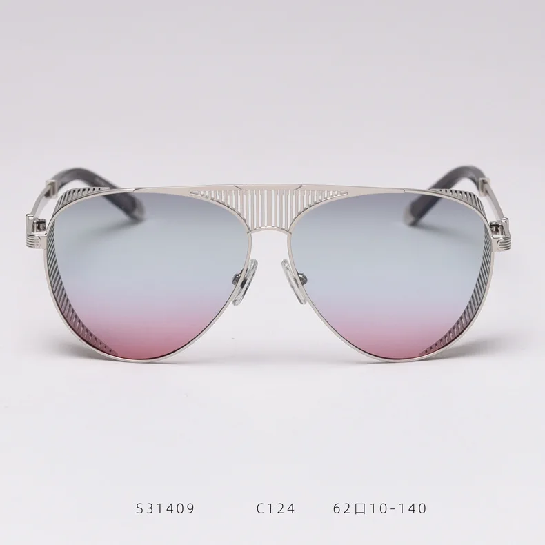 13181528698_1344152070