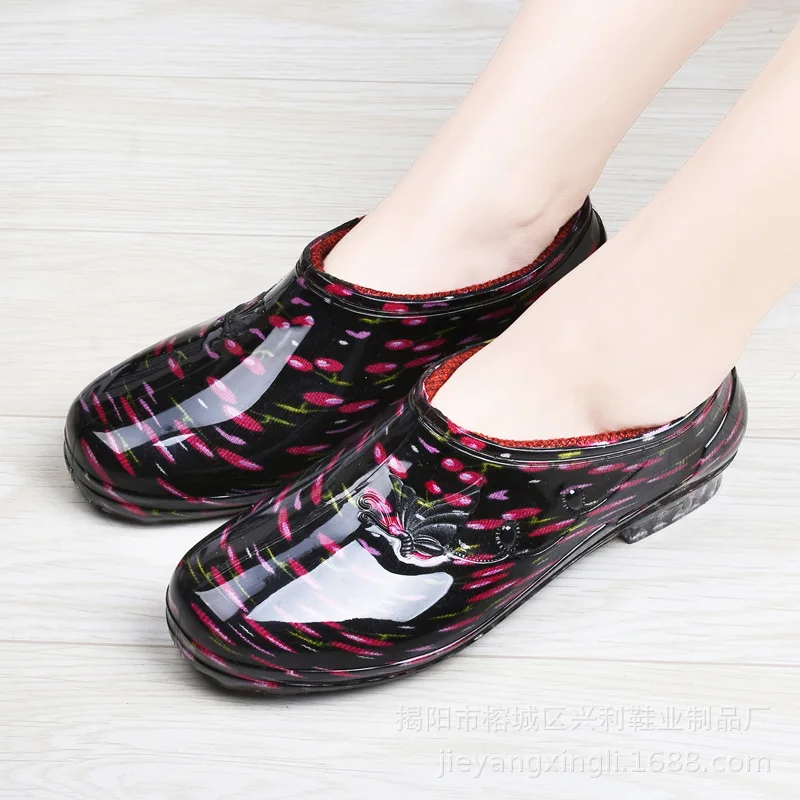 

Spring And Autumn Game Gold Rain Boots Women's Low Top Kitchen Floor-Length Laundry Breathable Short Rain Shoes Anti-slip Rubber