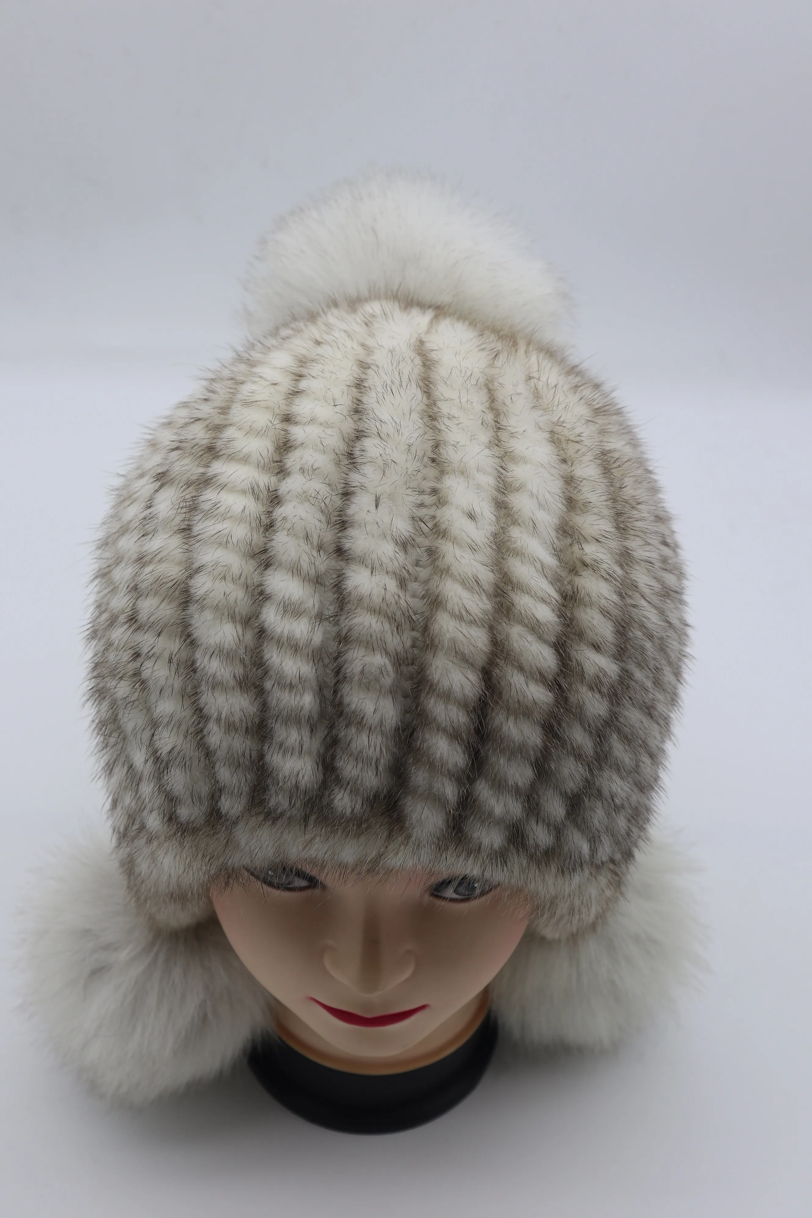 Новинка, шапка из натурального меха, теплая и удобная, модная, новинка, норковый хвост, вязаная шапка с тремя помпонами