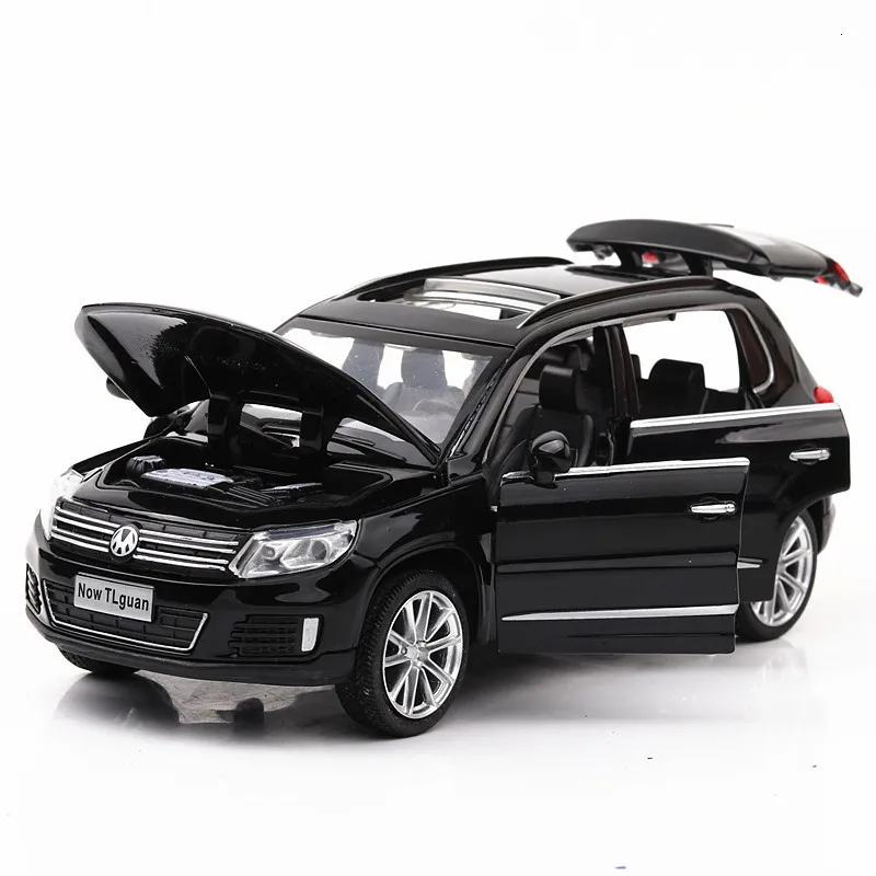 1/32 немецкий сплав Volkswagen Роскошная литая модель автомобиля металлический шестидверный открывающийся звук и светильник имитация SUV автомобиль Миниатюрная игрушка