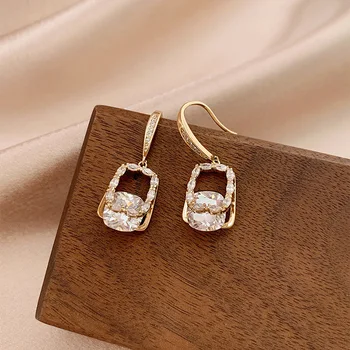 

2020 New korean Classic Rhinestone Geometric Drop Earrings For Women Elegant Fashion Gold Color Metal Party Pendiente