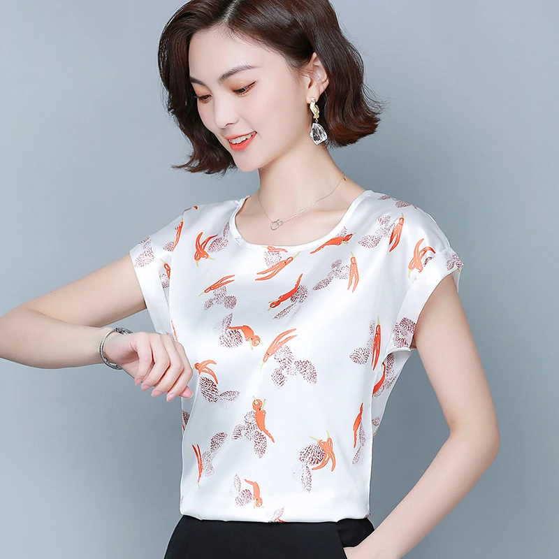 

Korean Silk Women Blouses Woman Satin Blouse Shirt Summer Women Print Blouse Striped Tops Plus Size Blusas Mujer De Moda 2020