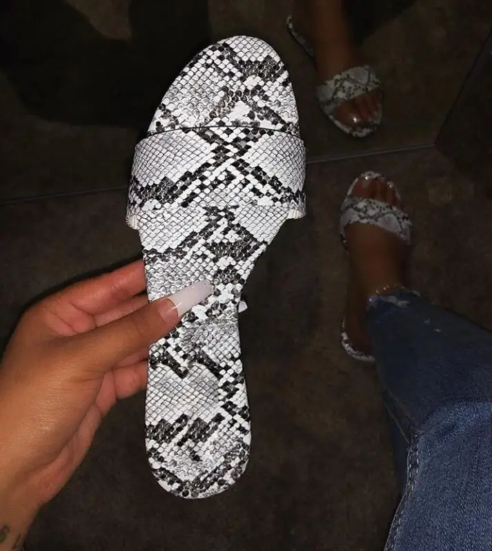 Summer New Style Casual Flat Slippers Lady Snakeskin Slipper Fashion Shoe for Woman Casual