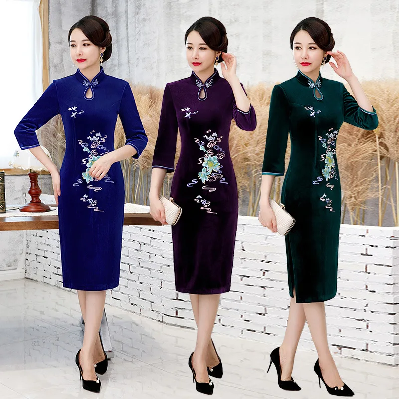 

2019 Middle-aged Mom Spring And Autumn Gold Velvet Cheongsam Dignified Glorious Slim Fit Three-quarter-length Sleeve Embroidered