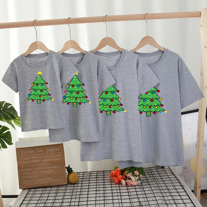 Conjuntos de apariencia familiar Camisetas navideñas para mamá y yo Ropa de moda a juego para la familia Camiseta con árbol de Navidad para mamá y mini