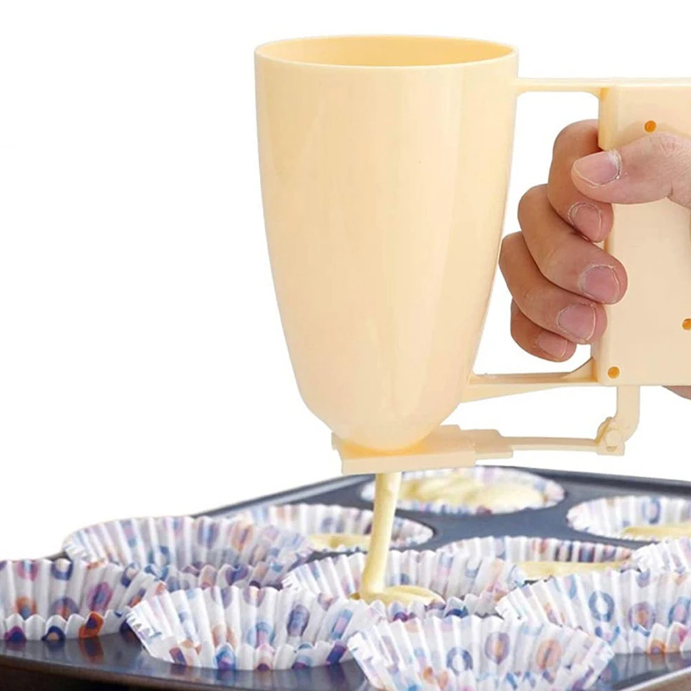 

1pcs Creative DIY Weight Donut Maker Hand-held Batter Dispenser Meatball Maker Waffle Doughnut Machine Cake Cream Dispenser